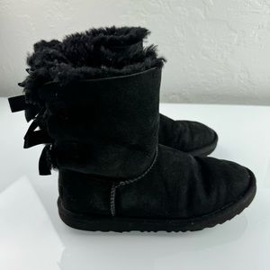 Ugg Boots Bailey Bow ll Solid Black Fur Lined Bow Back Snow Winter Warm Knit‎